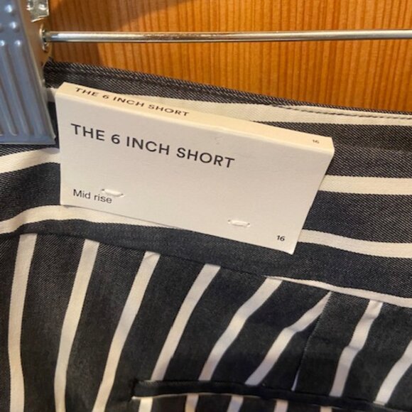 Ann Taylor NWT Black/White Striped Shorts Mid-Rise Size 16 - Picture 2 of 6